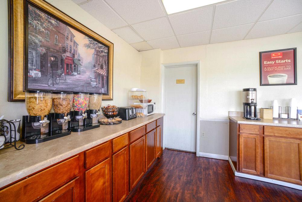 Econo Lodge Inn & Suites คาร์บอนเดล ภายนอก รูปภาพ