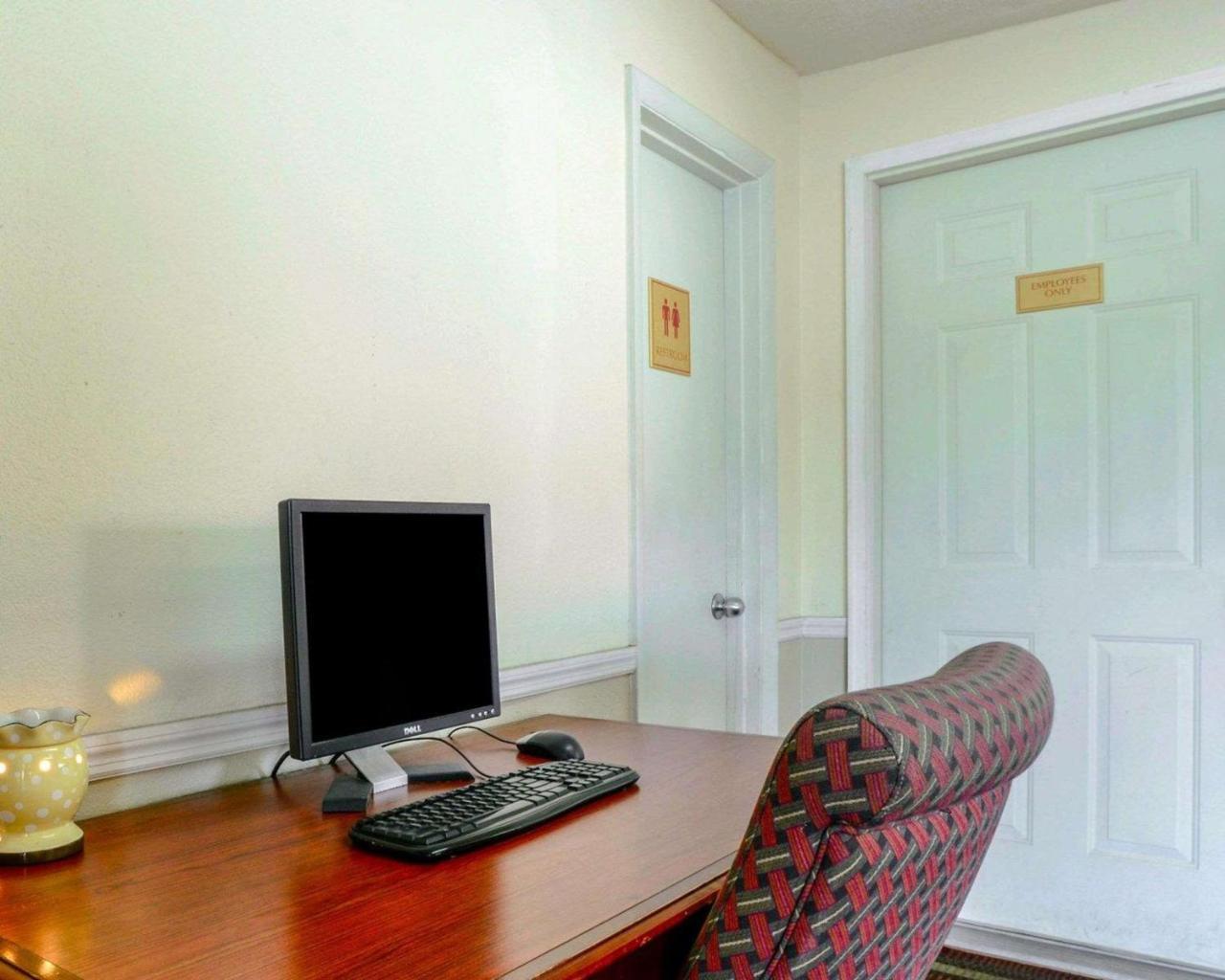 Econo Lodge Inn & Suites คาร์บอนเดล ภายนอก รูปภาพ