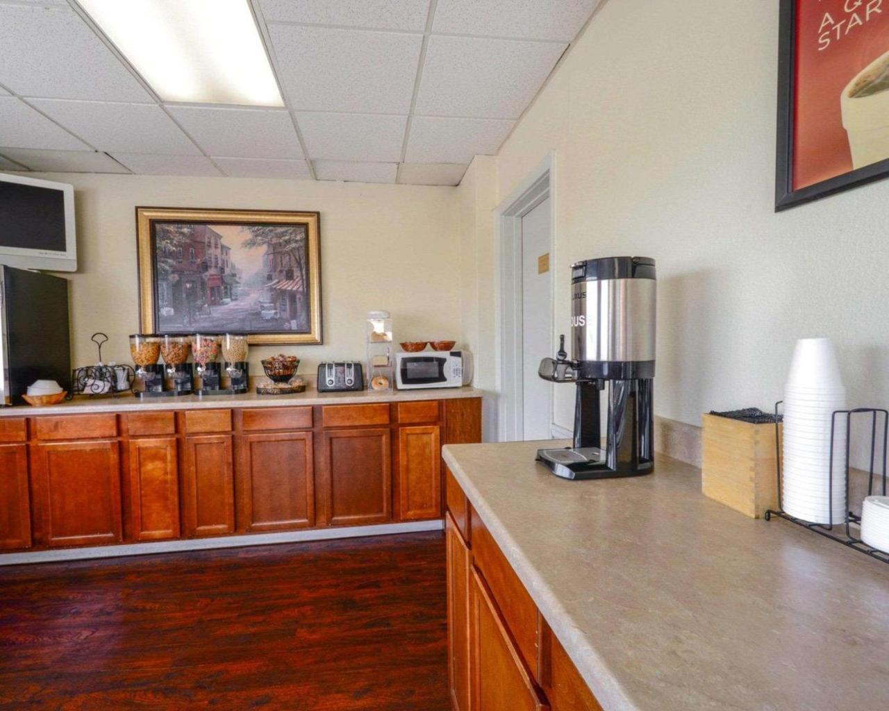 Econo Lodge Inn & Suites คาร์บอนเดล ภายนอก รูปภาพ
